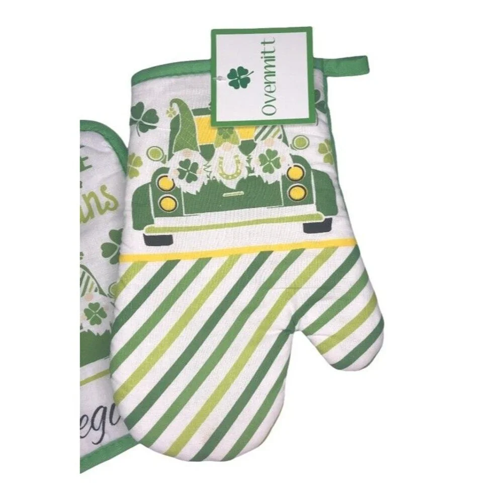St Patrick's Potholder Oven Mitt Set of 2 Kitchen Shamrock Shenanigans Gnome